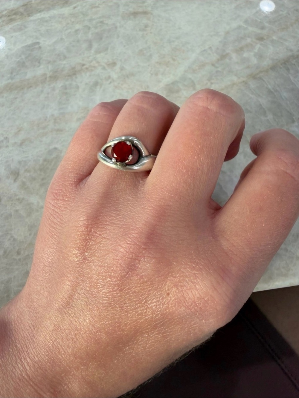 Sterling Silver split shank garnet ring size 6.5
